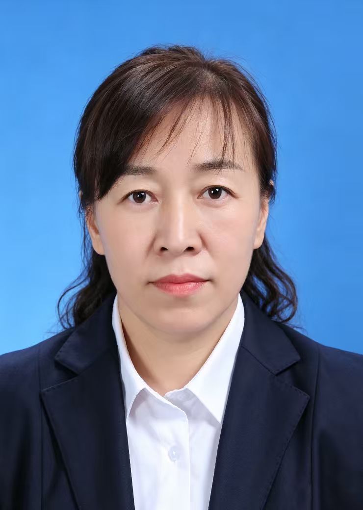 327700/images/万茹华.jpg